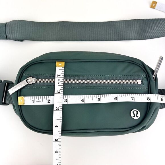 Lululemon Wunderlust Belt Bag - Picture 10 of 10